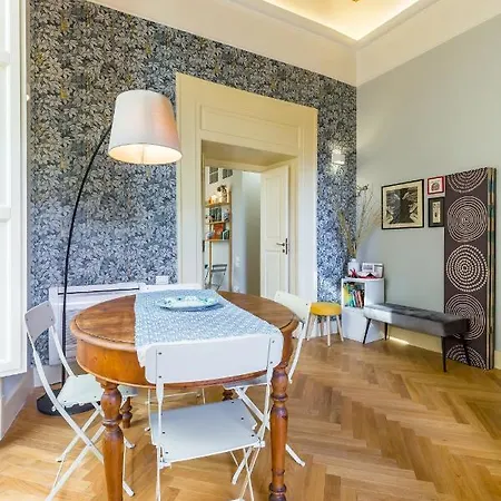 Donna Costanza - Stylish And Panoramic Flat *
