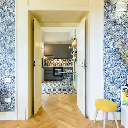 Donna Costanza - Stylish And Panoramic Flat