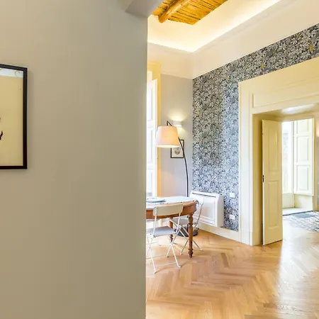 Apartment Donna Costanza - Stylish And Panoramic Flat