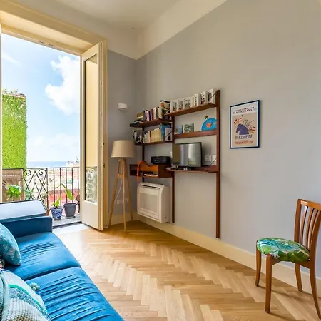 Apartment Donna Costanza - Stylish And Panoramic Flat
