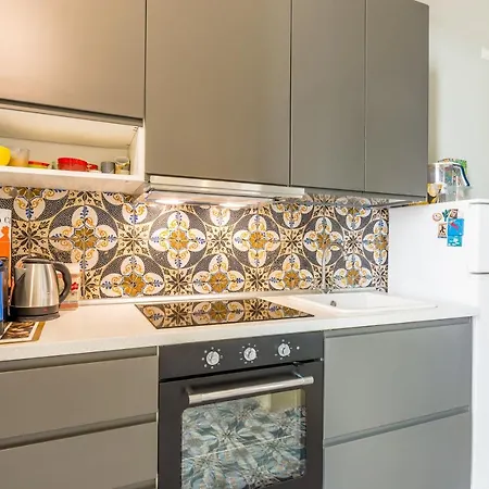 Donna Costanza - Stylish And Panoramic Flat